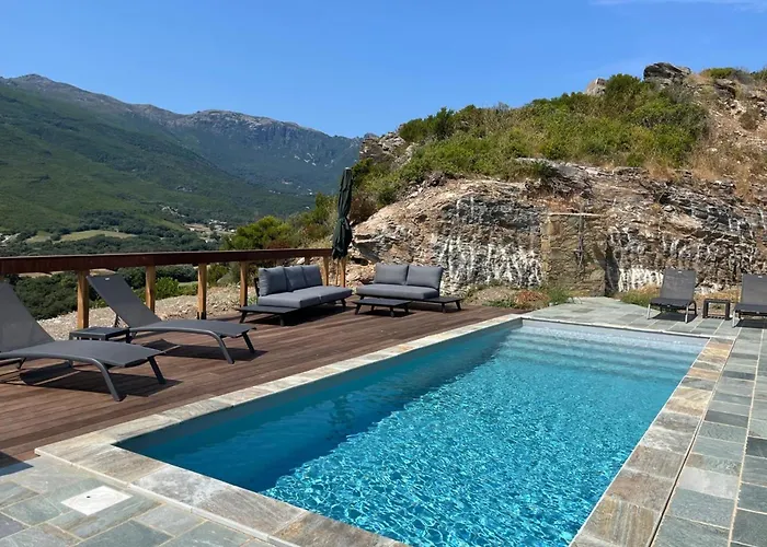 Villa A Roccia Entre Et Montagne Avec Piscine Privee