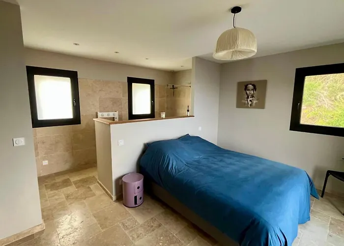 Villa A Roccia Entre Et Montagne Avec Piscine Privee