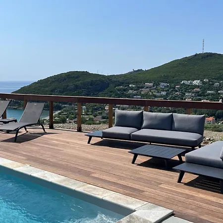 Villa A Roccia Entre Et Montagne Avec Piscine Privee