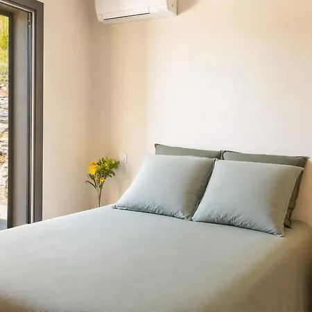 Villa A Roccia Entre Et Montagne Avec Piscine Privee *